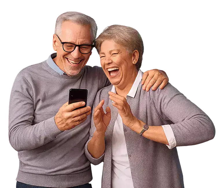 Dos personas usando un celular